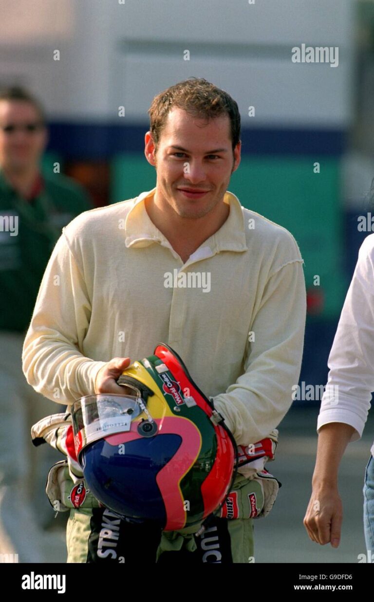 jacques-villeneuve-reunites-with-williams-a-legendary-comeback-in-formula-1